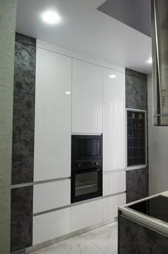 Kitchen. built-in appliances in the kitchen. microwave and oven. Foto stock