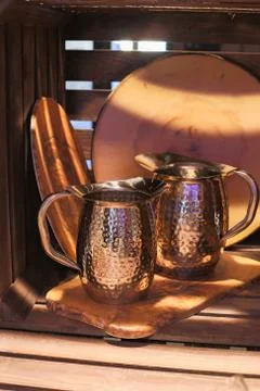 Kitchen jug water  kitchen tools metal tree cook shine dishes Foto stock
