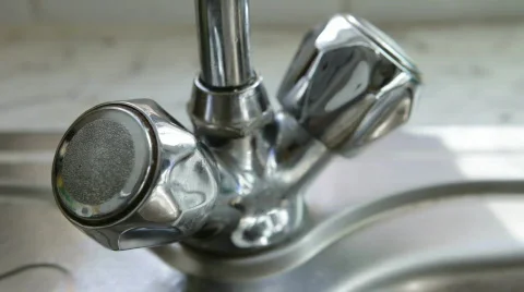 Kitchen taps 库存影片 369797