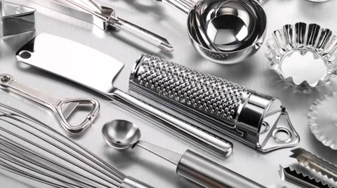 KITCHEN UTENSILS IN CLOSE UP MACRO TRACKING SHOT OVERHEAD Vidéo 62232252