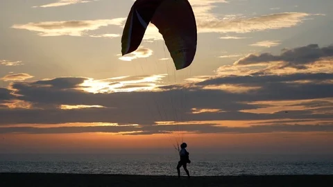 Kite Jumping Paraglider Video stock 104815773