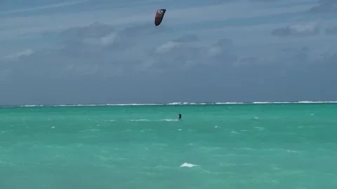 Kite surfer on Bambarra Beach Video stock 168415440
