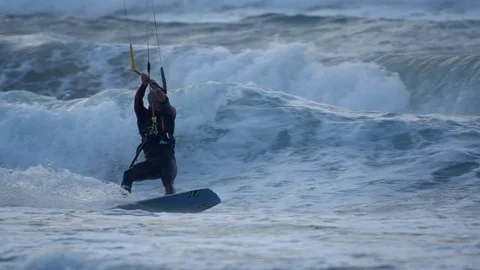 Kite surfer on weave Video stock 86369173