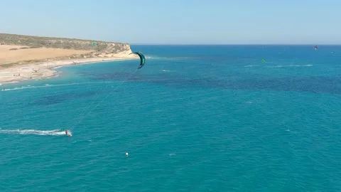 Kite surfers 스톡 동영상 218315148