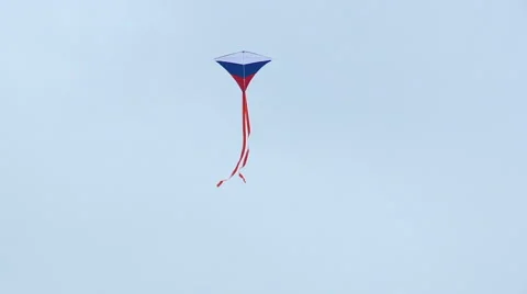 Kite in the wind develops. 스톡 동영상 66781572