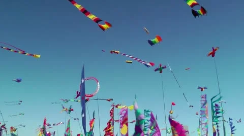 Kites and banners blowing in the wind 動画素材 10682087