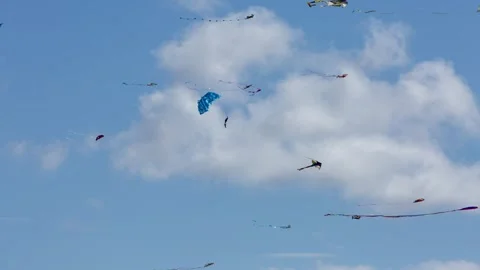 Kites with clouds 스톡 동영상 274868694