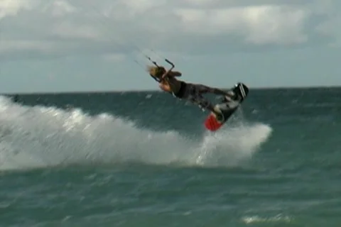 Kitesurf-crashes Stock Footage 1001898