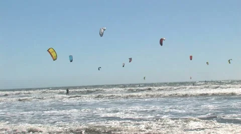 Kitesurfers, wide angle Stock Footage 8570467