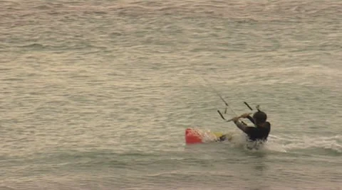 Kitesurfing Vídeos de archivo 8944740