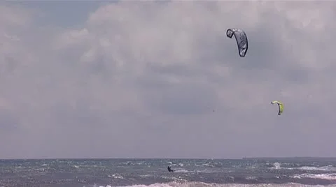 Kitesurfing Stockbeeldmateriaal 8944786