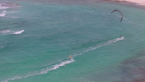 Kitesurfing practice on Boca Grande beach in Aruba Stock-Footage 311423119