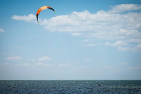Kiting under the clouds Fotos Stock