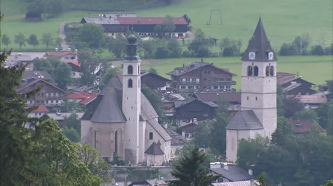 Kitzbühel clock tower and city centre_02 Stock Footage 34862199