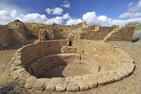 Kiva, a stone structure used by Puebloans as a ceremonial or political meeting p Stock Photos