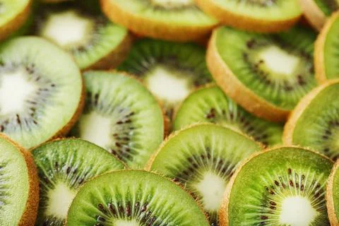 Kiwi fruit close-up wedges with a pattern in the form of a pattern. 스톡 사진