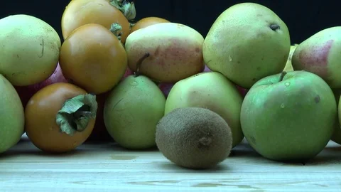 Kiwi before fruits 動画素材 82009150