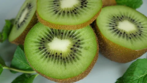 Kiwi with mint leaves 動画素材 232911671