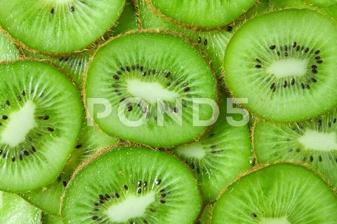 Kiwi slices Stock Photos