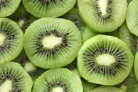Kiwi slices Stock Photos