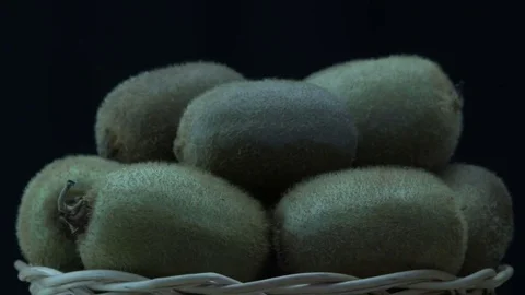 Kiwis rotation 스톡 동영상 81506450