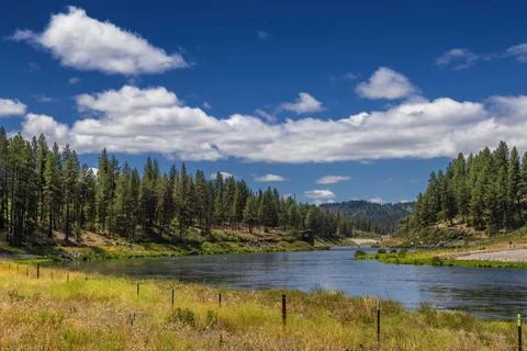 Klamath River in Keno where the Applegate Trail traveled through in  Oregon.. Stock Photos