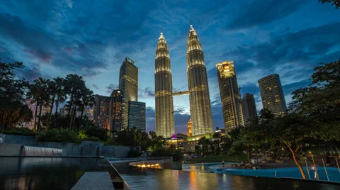 KLCC Public Pool and Sunset Timelapse Stock Footage 39454482