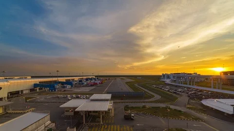 KLIA2 Sunset with movement of aircraft Video stock 79338156