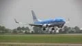 KLM boeing 737 lands HD Footage