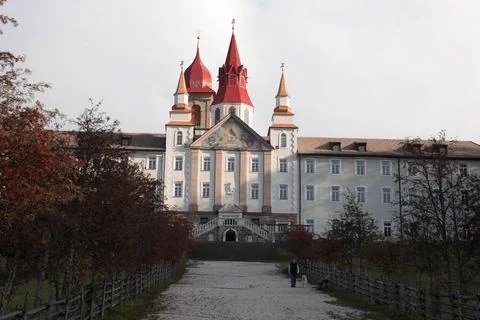 Kloster und die Wallfahrtskirche in Maria Weißenstein, Deutschnofen im Bez.. Stock Photos
