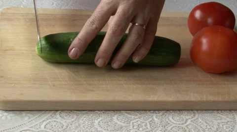 Knife cut cucumber Video stock 59329094