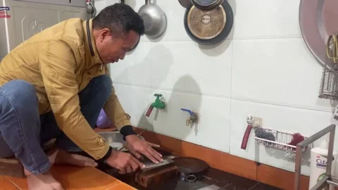 Knife sharpener Stock Footage 300235522