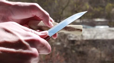 Knife sharpening Vídeos de archivo 61597640