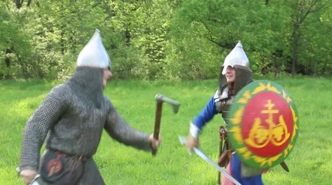 Knight fighting with swords Vidéo 62802175