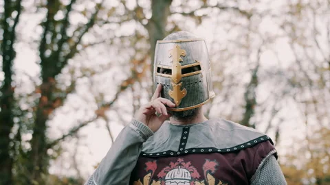 Knight lifting his visor Video stock 130261276