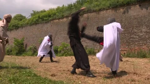 Knight Templar and Arab warriors battle Stock Footage 140599113