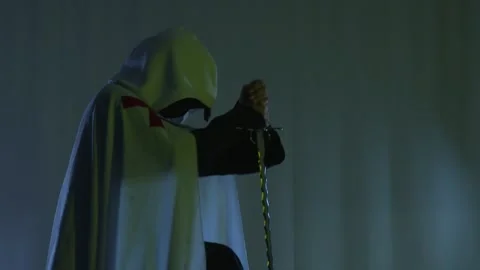 Knight Templar kneels down Stock Footage 140518502