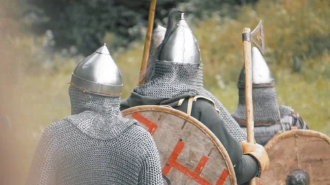 Knight warriors marching forward. Medieval soldiers in full plate armor Stock-Footage 112866167