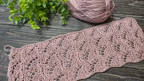 Knitting patterns with a raised pattern and yarn in different colors. Copy .. 스톡 사진
