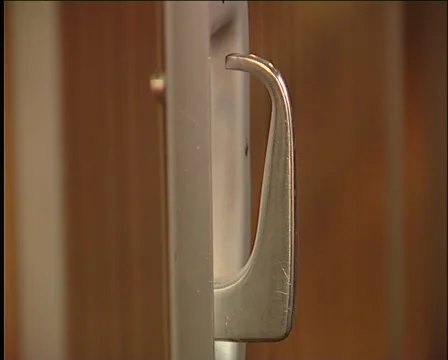 Knob in a train compartment Vidéo 988607