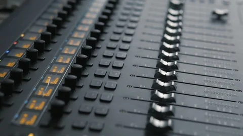 Knobs performing movement on audio mixer console for sound production 스톡 동영상 89816417