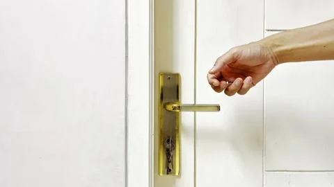 Knock the door 库存影片 340720297