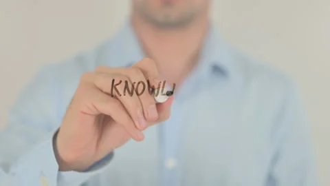 Knowledge Sharing, Man Writing on Transparent Screen 库存影片 157506595