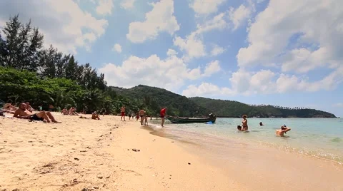 Koh Phangan. Mae Head Beach at Phangan Island. View of Koh Ma. Vídeo Stock 61085884