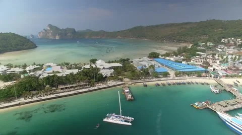 Koh Phi Phi, Thailand Island Scene Drone Clip 4k Vídeos de archivo 61831241