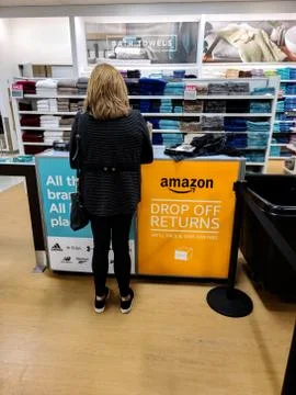 Kohls Amazon Returns Stock Photos