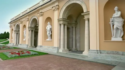 Konstantin Palace statues Stock-Footage 112989738