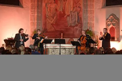 Konzert Counter &amp; Strings 2 mit dem Countertenor Alois Mühöbacher und den. Foto stock