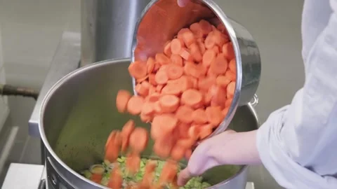 Kooking with carrots 스톡 동영상 289088768