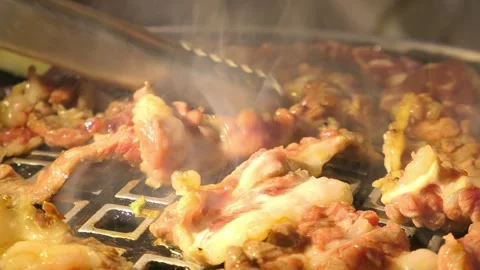 Korean-style grilling short beef ribs close-up Vídeos de archivo 331728004